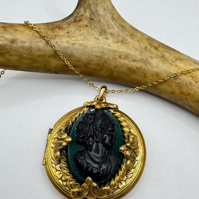 Vintage Green Antique Glass Cameo Locket – 12k Gold Filled Pendant Necklace with Chain, Love Jewelry