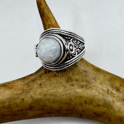 Vintage Gold Bronze Poison Ring | Labradorite | Unique Gift Statement Ring