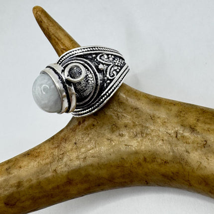 Vintage Gold Bronze Poison Ring | Labradorite | Unique Gift Statement Ring