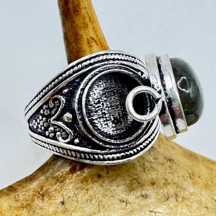 Vintage Gold Bronze Poison Ring | Labradorite | Unique Gift Statement Ring