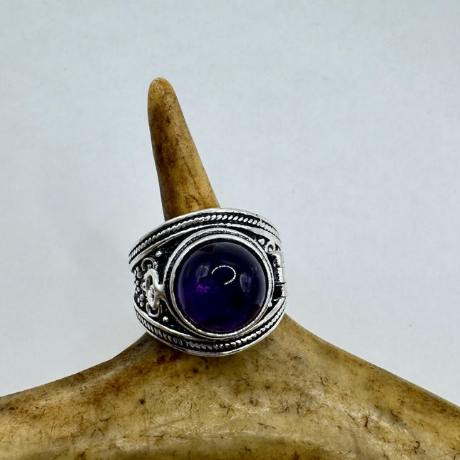 Vintage Purple Amethyst Silver Poison Ring