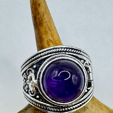 Vintage Purple Amethyst Silver Poison Ring