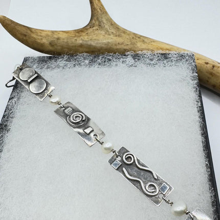 Vintage white Bracelet mother Pearl Set with marcasite in 925 Sterling Silver