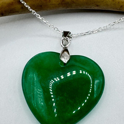 Vintage Green Jade Heart Shaped Choker 925 Sterling Silver Necklace