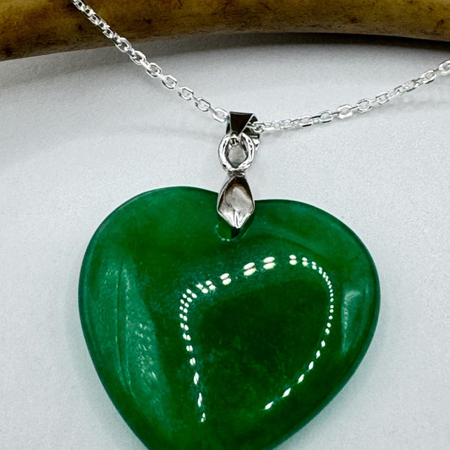 Vintage Green Jade Heart Shaped Choker 925 Sterling Silver Necklace