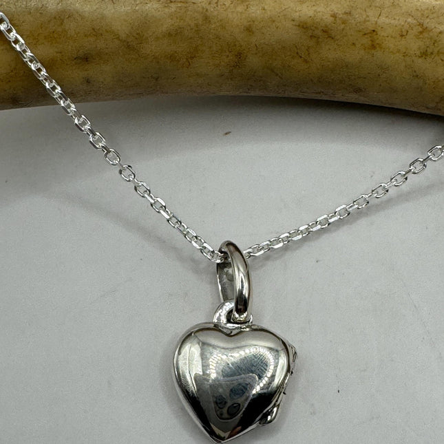 Vintage Silver Locket | Tiny Silver Heart Photo Memory Charm Pendant | 925 Sterling Silver Delicate Chain | Small Photo Mini Memory Necklace