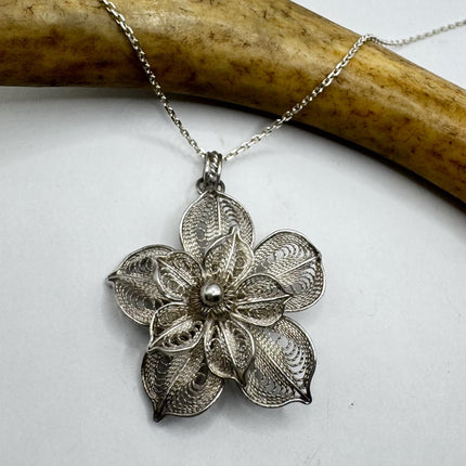 Vintage Filigree flower Pendant Necklace