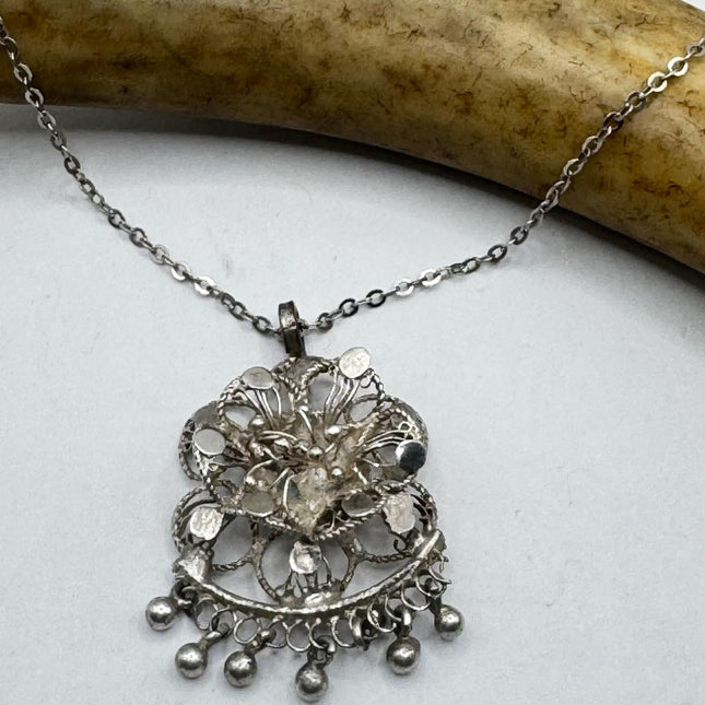 Vintage Filigree flower Pendant Necklace