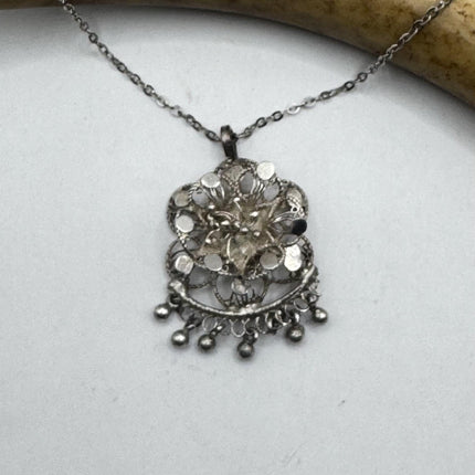 Vintage Filigree flower Pendant Necklace