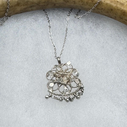 Vintage Filigree flower Pendant Necklace