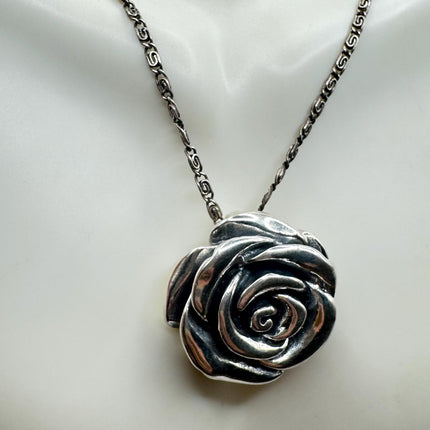 Vintage Rose flower Pendant Necklace