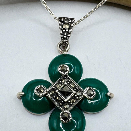 Vintage Green Onyx flower Pendant Necklace