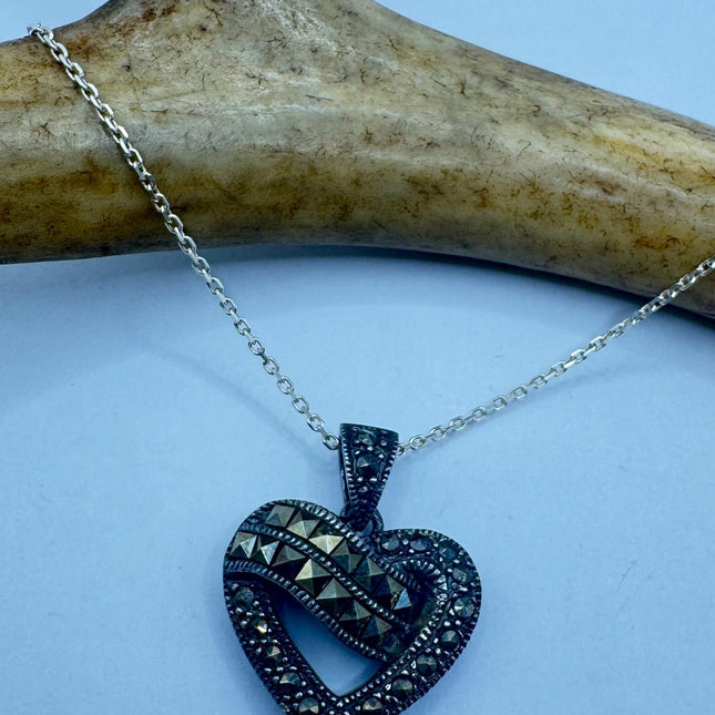 Vintage black Onyx Marcasite Heart Necklace Dainty 925 Sterling Silver Chain, Delicate Design