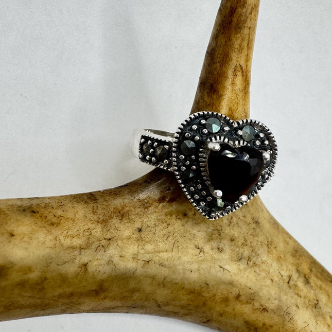 Vintage Marcasite Black Onyx Simple every day Cocktail Ring 925 Sterling Silver minimal Ring
