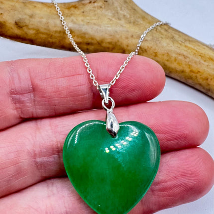 Vintage Green Jade Tiny Heart Shaped Pendant Necklace Minimal simple every day layering 925 Sterling Silver Chain