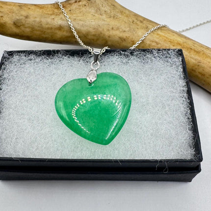 Vintage Green Jade Tiny Heart Shaped Pendant Necklace Minimal simple every day layering 925 Sterling Silver Chain