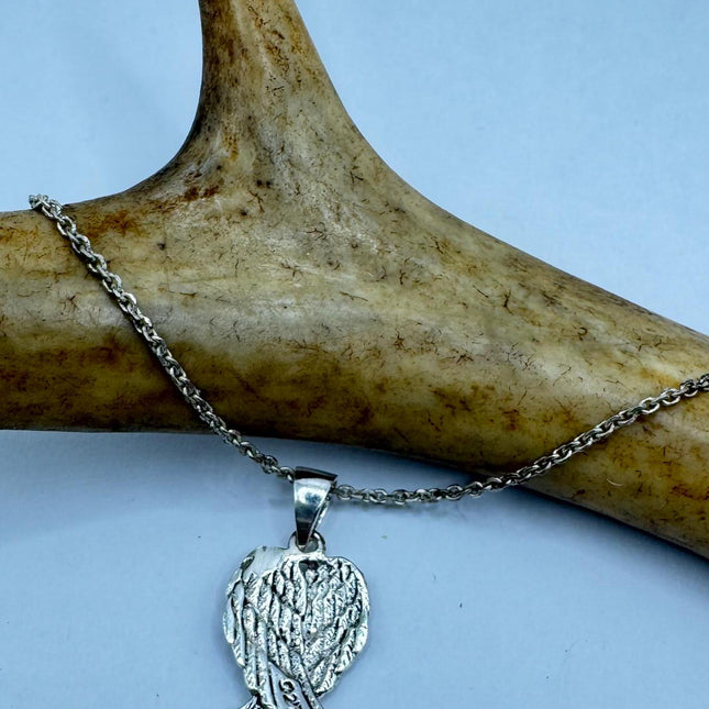 Vintage guardian angel wings Pendant Necklace