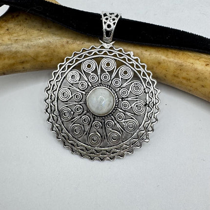 Vintage White Bronze Rainbow Moonstone Black Velvet Choker Pendant Necklace