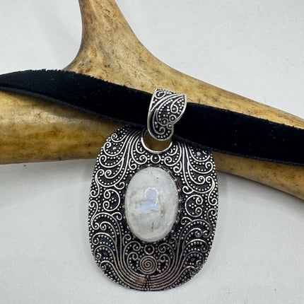 Vintage Silver Bronze Rainbow Moonstone Black Velvet Choker Pendant Necklace