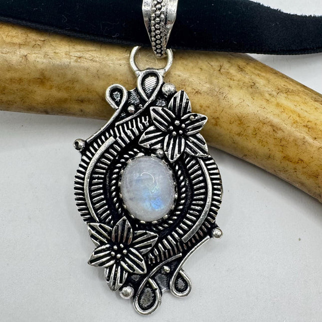 Vintage Silver Bronze Rainbow Moonstone Black Velvet Choker Pendant Necklace