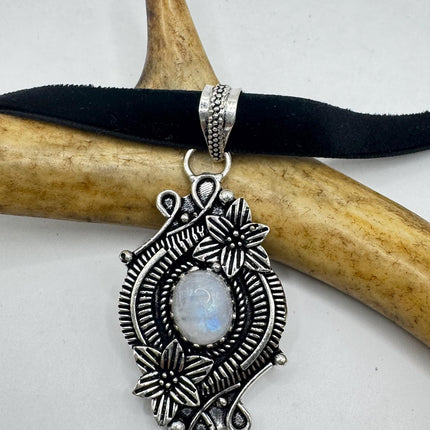 Vintage Silver Bronze Rainbow Moonstone Black Velvet Choker Pendant Necklace