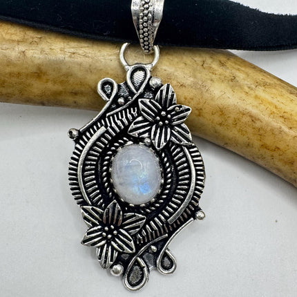 Vintage Silver Bronze Rainbow Moonstone Black Velvet Choker Pendant Necklace