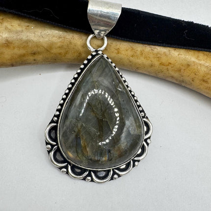 Vintage Silver Bronze Rainbow Moonstone Black Velvet Choker Pendant Necklace