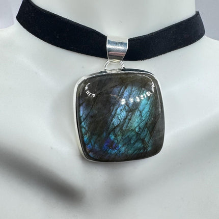Vintage Silver Bronze Rainbow Labradorite Black Velvet Choker Pendant Necklace