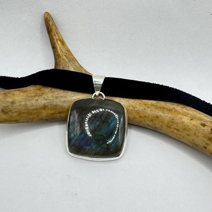 Vintage Silver Bronze Rainbow Labradorite Black Velvet Choker Pendant Necklace