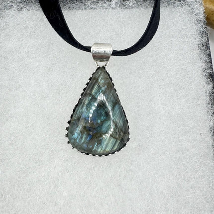 Vintage Silver Bronze Rainbow Labradorite Black Velvet Choker Pendant Necklace