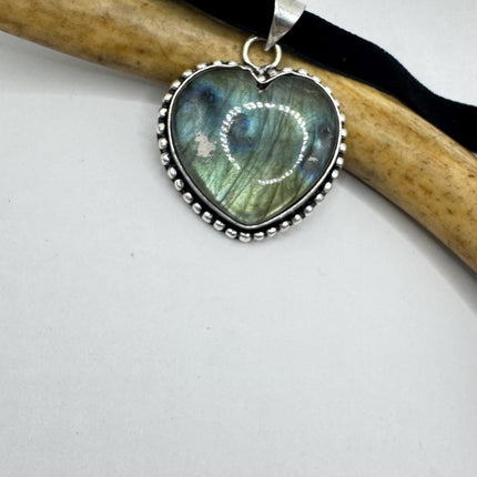 Vintage Silver Bronze heart Rainbow Labradorite Black Velvet Choker Pendant Necklace