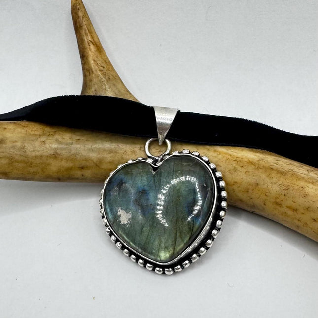 Vintage Silver Bronze heart Rainbow Labradorite Black Velvet Choker Pendant Necklace