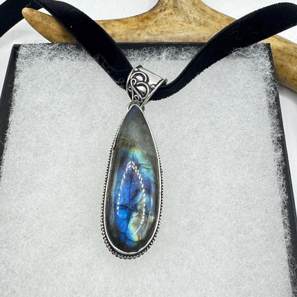 Vintage Silver Bronze Rainbow Labradorite Black Velvet Choker Pendant Necklace