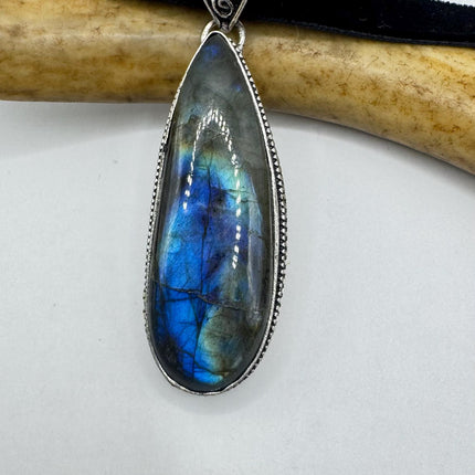 Vintage Silver Bronze Rainbow Labradorite Black Velvet Choker Pendant Necklace