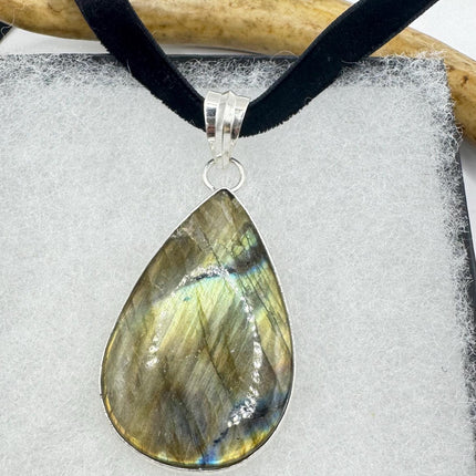 Vintage Silver Bronze Rainbow Labradorite Black Velvet Choker Pendant Necklace
