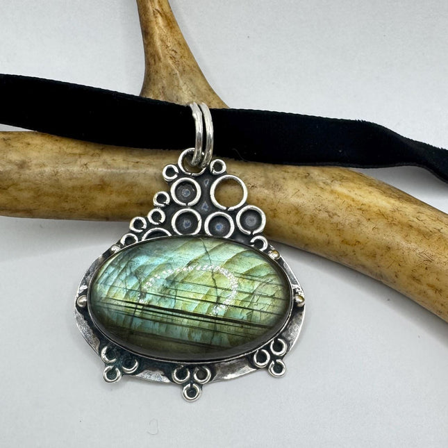 Vintage Silver Bronze Rainbow Labradorite Black Velvet Choker Pendant Necklace