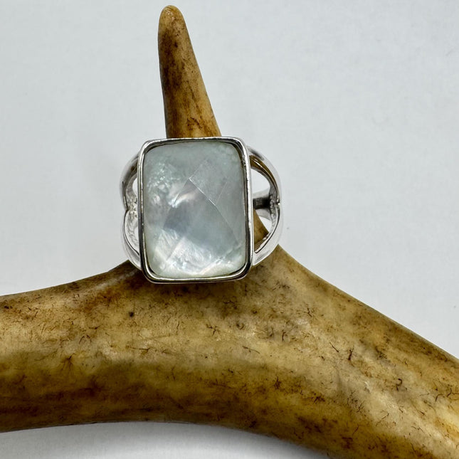 Vintage White Mother of Pearl Chunky Ring - 925 Sterling Silver - Engagement Wedding Band