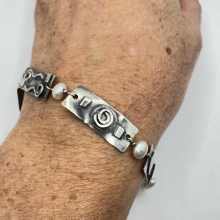 Vintage white Bracelet mother Pearl Set with marcasite in 925 Sterling Silver
