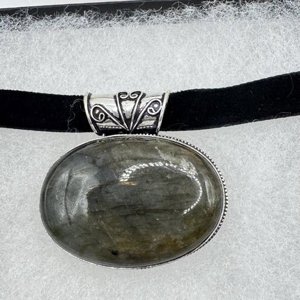 Vintage Green Labradorite Choker Necklace - Bronze and Silver Finish - Unique Velvet Ribbon Design