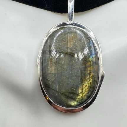 Vintage Green Labradorite Choker Necklace - Bronze and Silver Finish - Unique Velvet Ribbon Design
