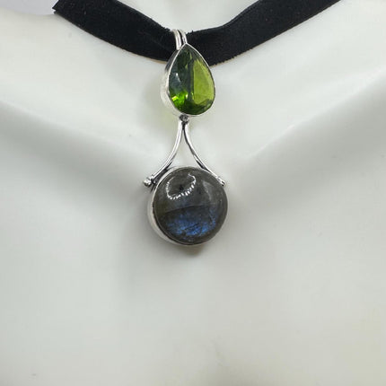 Vintage Green Labradorite Choker Necklace - Bronze and Silver Finish - Unique Velvet Ribbon Design