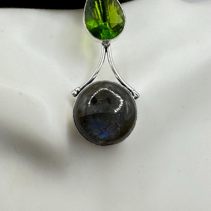 Vintage Green Labradorite Choker Necklace - Bronze and Silver Finish - Unique Velvet Ribbon Design