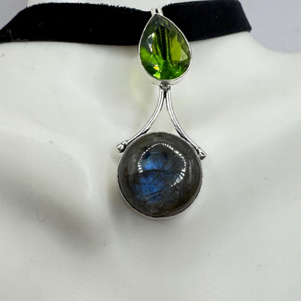 Vintage Green Labradorite Choker Necklace - Bronze and Silver Finish - Unique Velvet Ribbon Design