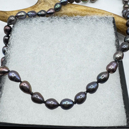 Elegant Peacock Black Pearl Necklace - Sterling Silver Hand Knotted Vintage 18 inches - Everyday Minimal
