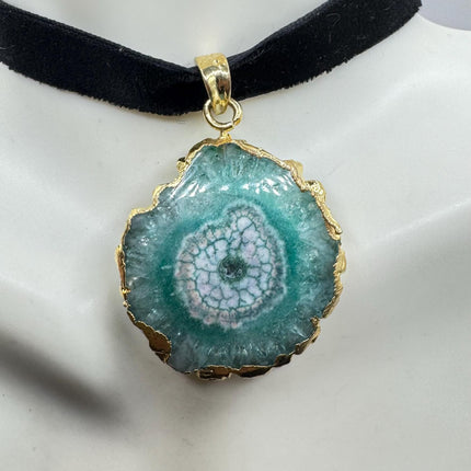 Vintage Green Geode Agate Choker Necklace - Bronze and Silver Finish - Unique Velvet Ribbon Design