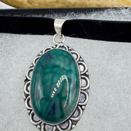 Vintage Green Geode onyx Choker Necklace - Bronze and Silver Finish - Unique Velvet Ribbon Design