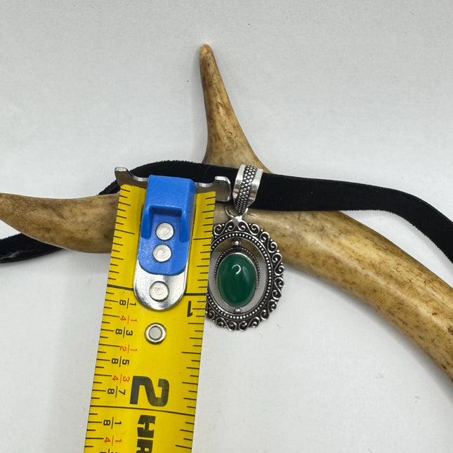 Vintage Green onyx Choker Necklace - Bronze and Silver Finish - Unique Velvet Ribbon Design