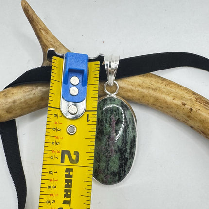 Vintage Green Ruby Zoisite Choker Necklace - Bronze and Silver Finish - Unique Velvet Ribbon Design