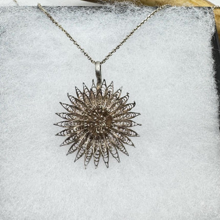 Vintage Filigree flower Pendant Necklace