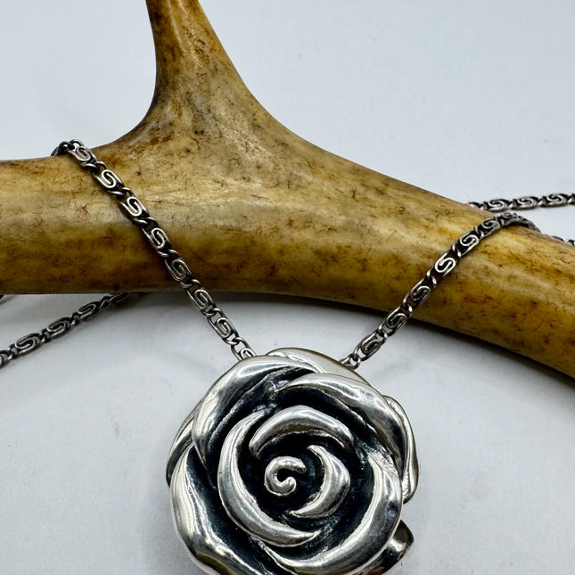 Vintage Rose flower Pendant Necklace